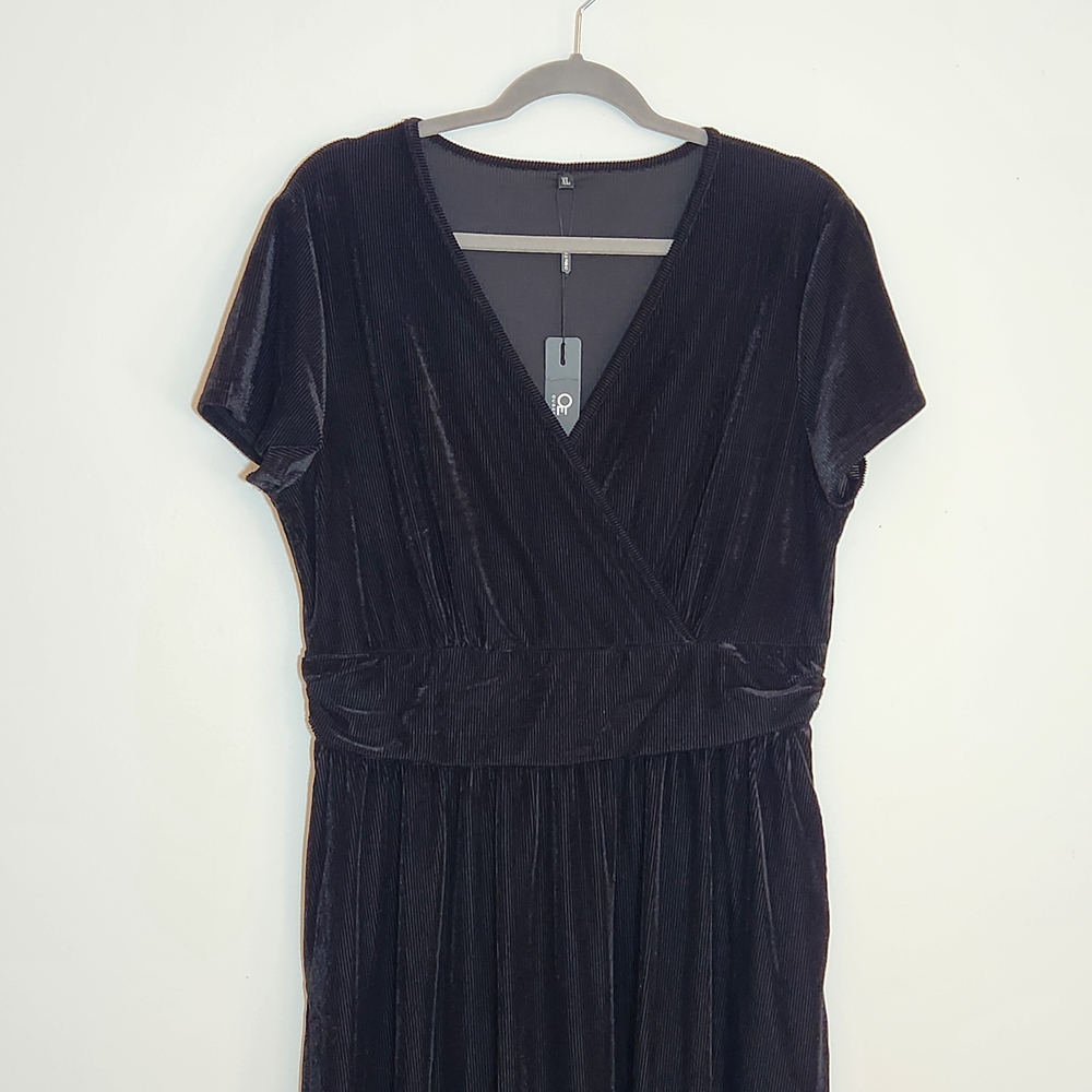Ouges Black Wrap-Look Velvet Cocktail Dress Size … - image 4